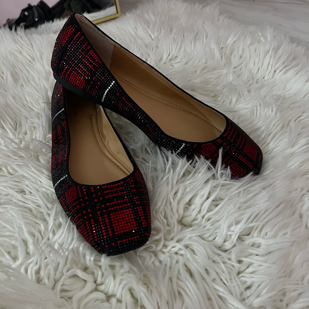 Chic Red Plaid Flats